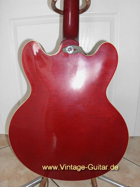 Gibson ES-335 Dot c.jpg